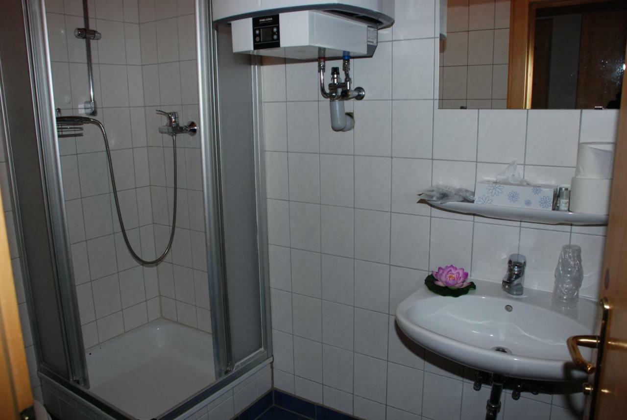 Restaurant Olympia & Apartments Берґен Екстер'єр фото